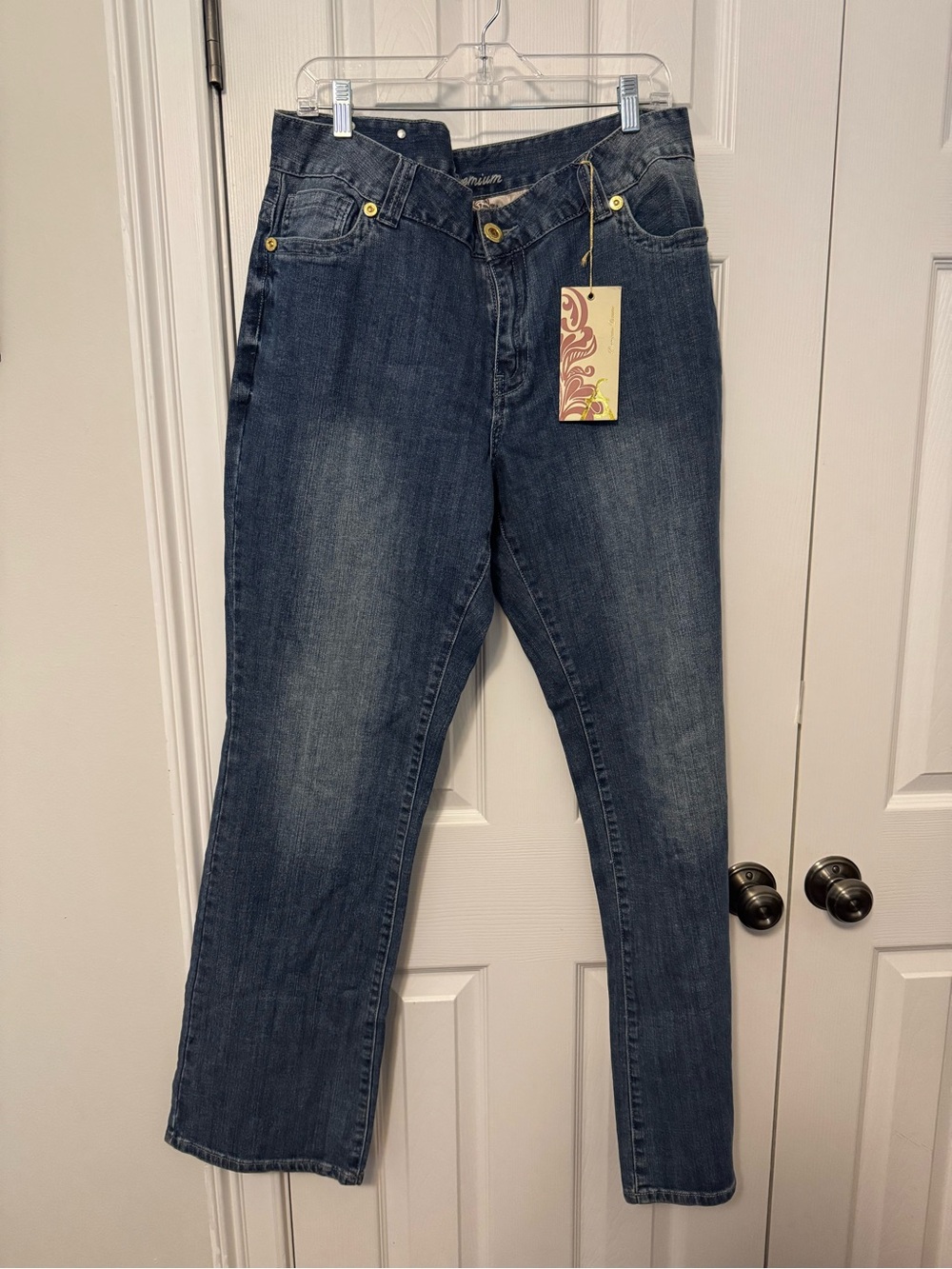 NWT Ashley Stewart Premium Denim Jeans Sz.16W Embellished Pocket Stretch Bootcut